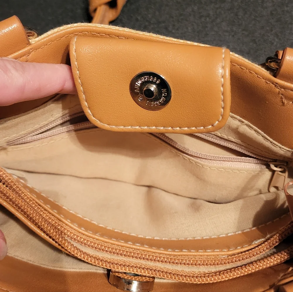 Purse - Picture 6 of 9